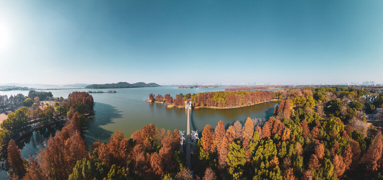 武汉东湖落雁岛风景区深秋风光