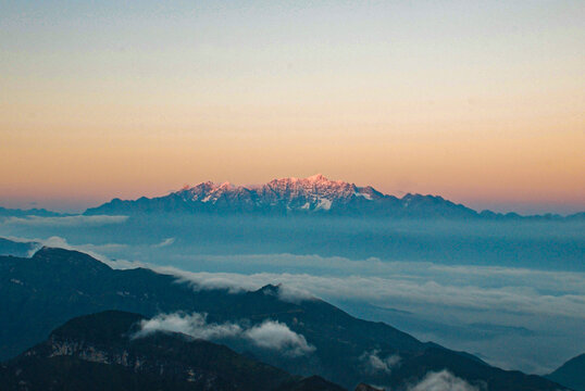 贡嘎雪山