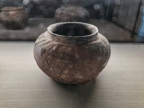 回折纹硬陶罐