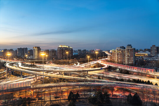 城市建筑桥梁车流夜景