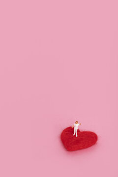 红色爱心粉色背景图片