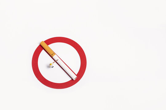 禁止吸烟微缩创意白色背景