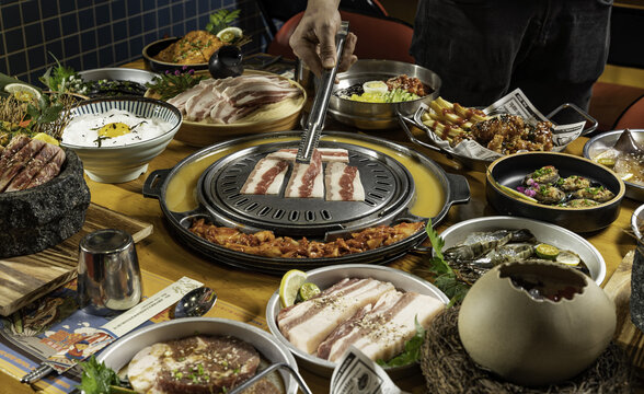 韩式烤肉一大桌