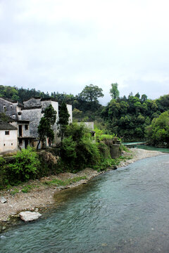 河边的村庄
