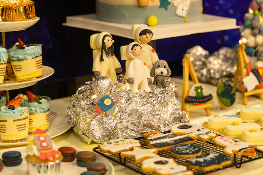 太空主题宇航员儿童甜品台