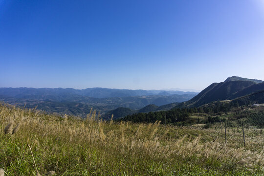 高山群山森林蓝天