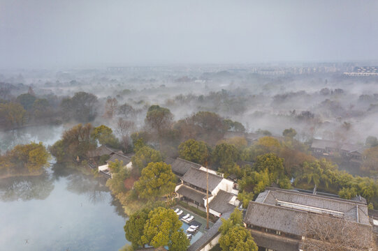 杭州西溪湿地公园晨曦云雾