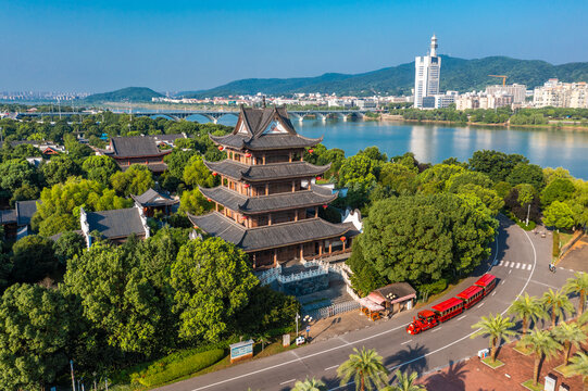 航拍湖南长沙岳麓橘子洲景区拱极楼风光