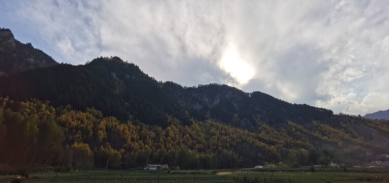 大山秋色