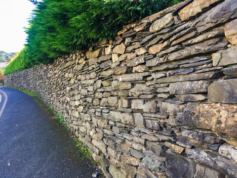 英国小镇石头围墙