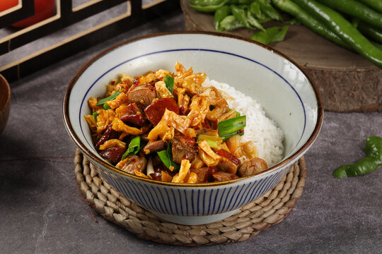 白辣椒炒腊鸭盖码饭
