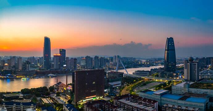 宁波三江口财富中心城市夜景