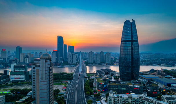 宁波三江口财富中心城市夜景