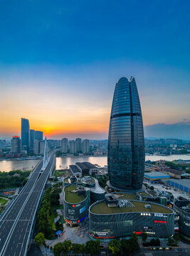 宁波三江口财富中心城市夜景