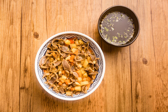 鸡杂盖饭