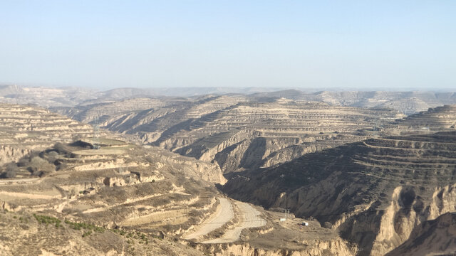 西北陕北大山山沟