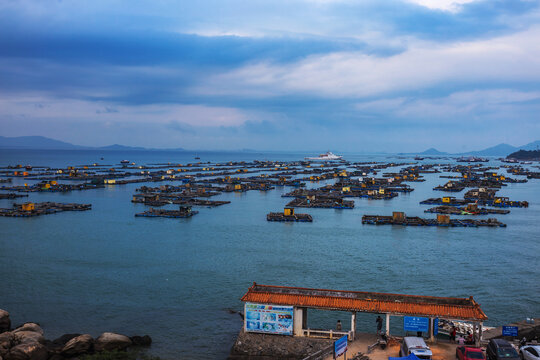 广东阳江海陵岛海上渔民