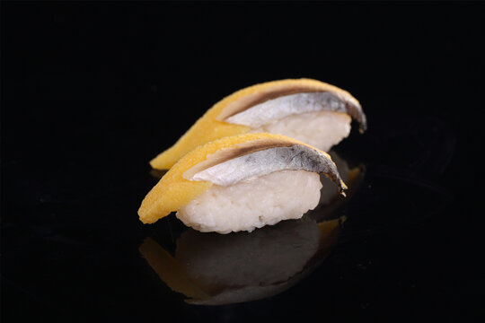 黄鯑鲮鱼寿司
