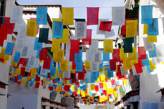 西藏五彩风马旗