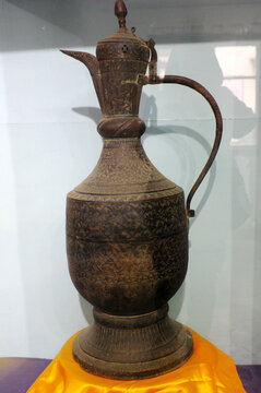 维吾尔族传统铜贮水壶