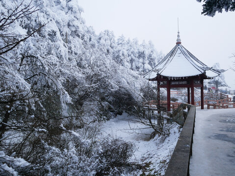 峨眉山雪景