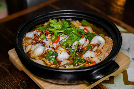 绝味鱼锅鱼肉海鲜美食