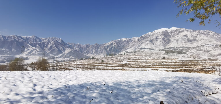 山村雪景