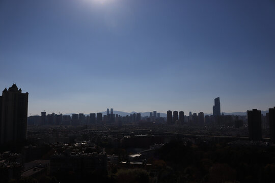 城市逆光风景