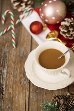 一杯咖啡圣诞节创意木桌面背景