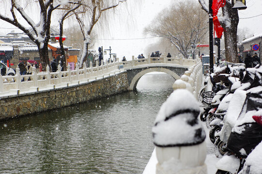 北京后海银锭桥雪景