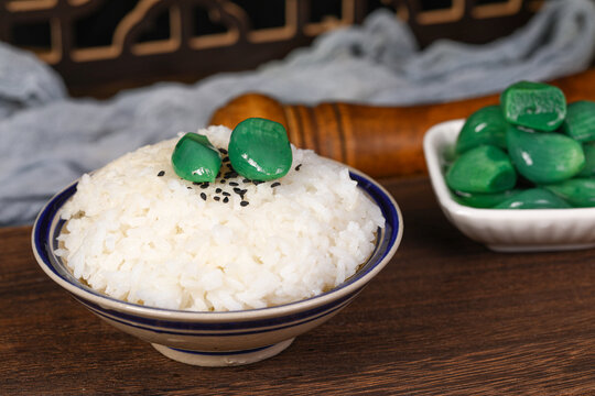 腊八蒜配米饭