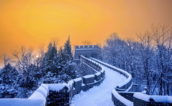 虎山长城早晨的冬景