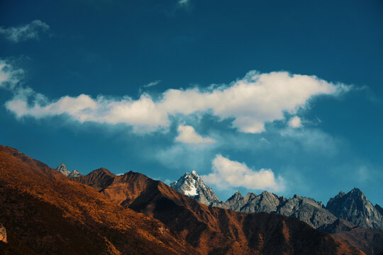 雅拉雪山