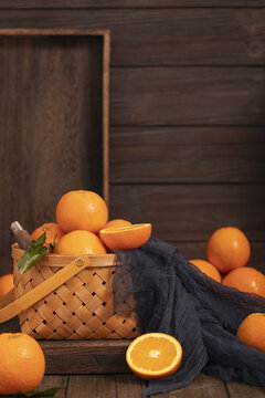 水果橙子木桌背景图片