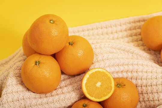 冬季水果橙子暖调背景海报