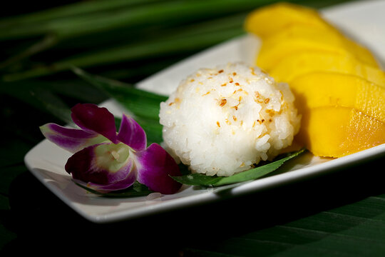 芒果甜糯米饭