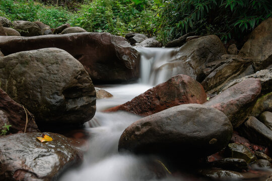 小溪流水长曝光