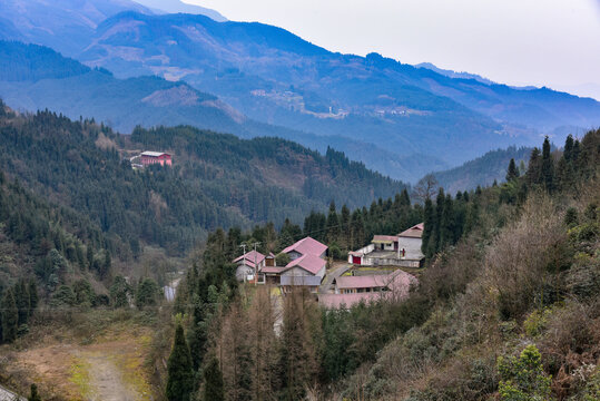 神瀑沟山顶远眺