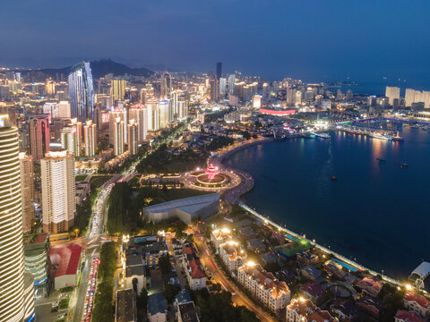 航拍青岛城市建筑天际线夜景