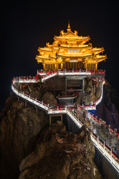 河南老君山金顶夜景