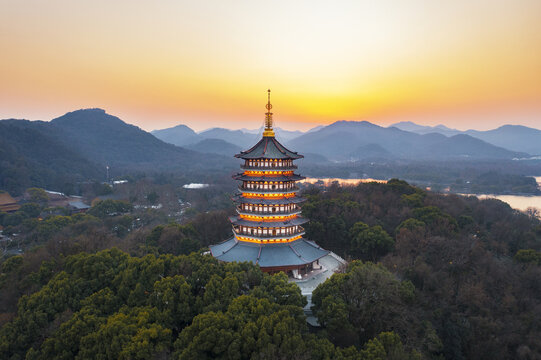 杭州西湖雷峰塔