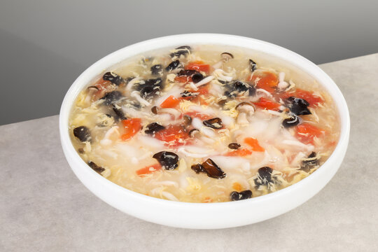 滑肉菌菇疙瘩汤