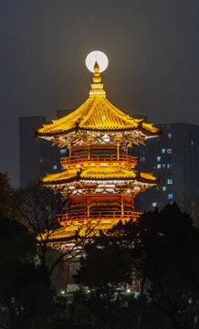 兴庆宫彩云间夜景