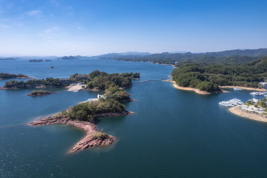 航拍杭州千岛湖山水湖泊