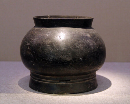 良渚文化陶罐