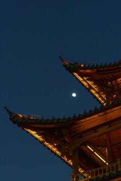 丽江古城月亮