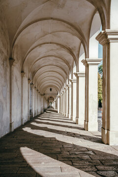 意大利古典拱廊