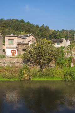 山村小溪人家风景