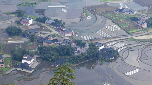 宜宾长宁双河镇蜿蜒田野风景