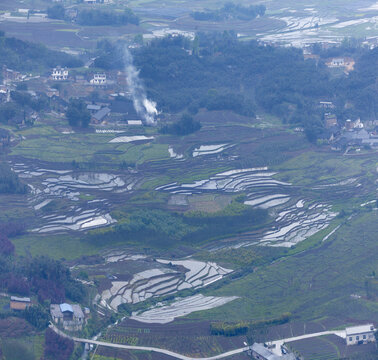 宜宾长宁双河镇蜿蜒田野风景